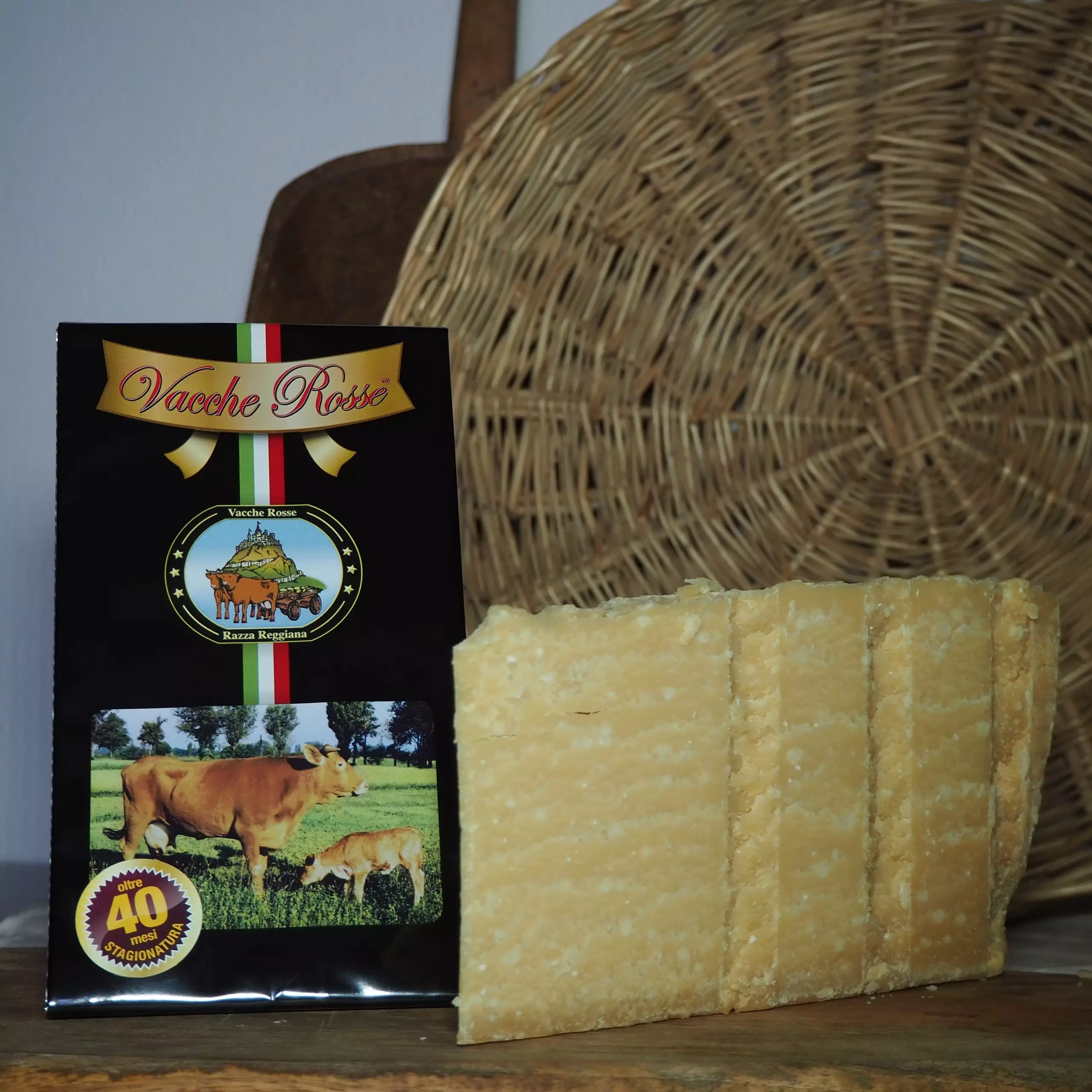 FORMAGGIO VACCHE ROSSE OLTRE 40 mesi sottovuoto da 1 kg