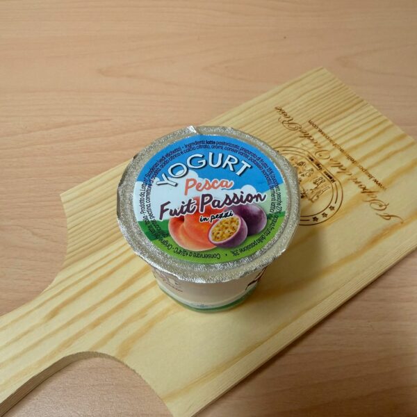 YOGURT DELLE VACCHE ROSSE ALLA PESCA E FRUTTO DELLA PASSIONE