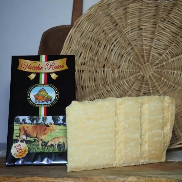 FORMAGGIO VACCHE ROSSE OLTRE 24 mesi sottovuoto da 500 g