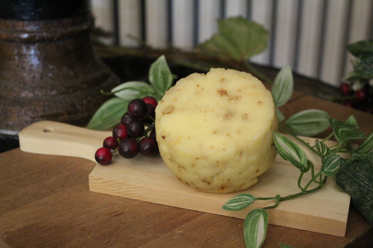 CACIOTTINA FRESCA DELLE VACCHE ROSSE ALLE NOCI